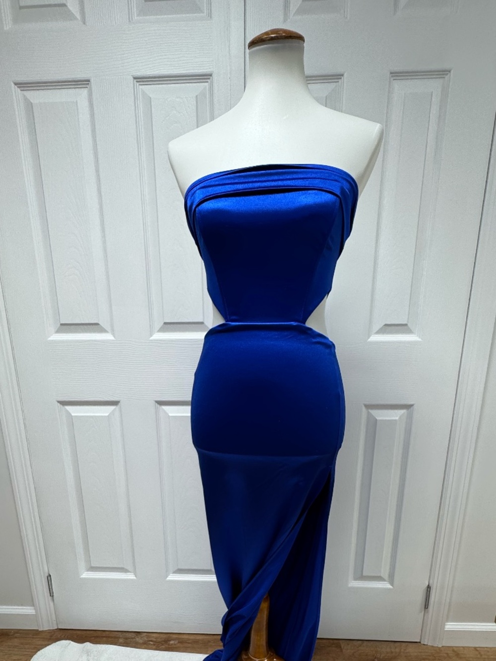 Lucy in the Sky Satin Cutout Corset Maxi in Blue - Size S - NEW Without Tag. - Picture 13 of 15